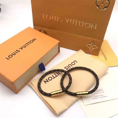 tay Louis Vuitton iprice